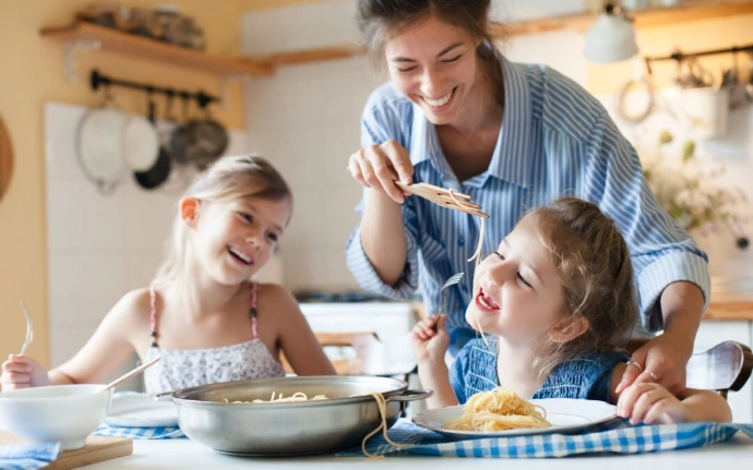 de-gouvernante-nanny-aan-huis-eten